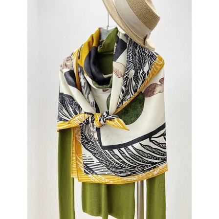 Ny vårkolleksjon, vendbart sjal/skjerf i silke- og ullblanding med trykt design.