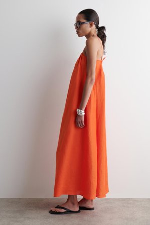 COS Femme Robe Longue À Plis En Lin in Orange