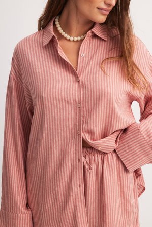 NA-KD Oversized randig skjorta i linblandning - Skjortor - Röd,Stripe - EU 40