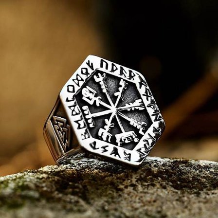 Ring - Nordisk mytologi - Vegvisir med Valknutar