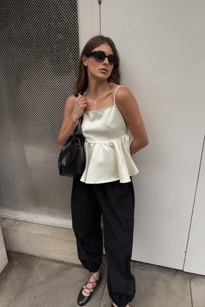 NA-KD Strap Open Back Peplum Top - Nytårstoppe - OffHvid - EU 34