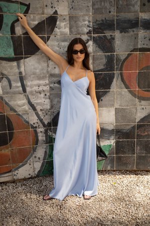 NA-KD - Volumiøs kjole i sateng med knyting i ryggen - Ballkjoler - Blå - EU 32