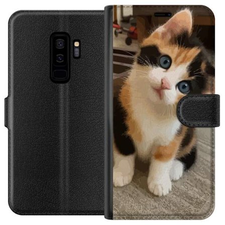 Yhteensopiva Lompakkokotelo Samsung Galaxy S9+ Söt kattunge med blå ögon och trefärgad päls sittande inomhus charmigt motiv med gulligt uttryck och mj