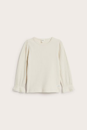 Newbie | Ribbestrikket topp med blondekant | Lys beige