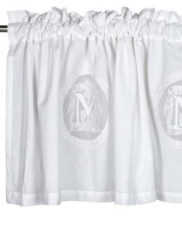 Gardinkappe Molly med broderet monogram Hvid