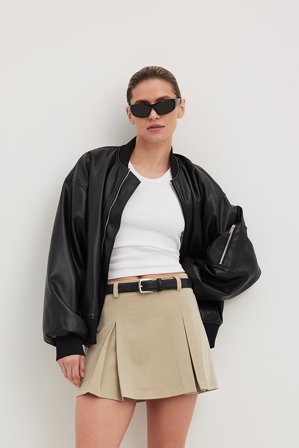 NA-KD - Miniskjørt med plisserte detaljer - Plisserte skjørt - Beige - EU 44