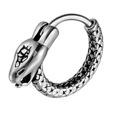 Elegante punk-inspirerede slangeøreringe med stribede detaljer. Komfortable øreringe, der er velegnede til at tilføje kant til ethvert outfit