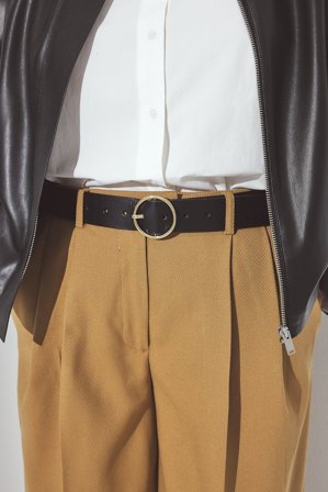 Premium Selection - Belte i skinn med rund spenne - Belter - Svart - S / M