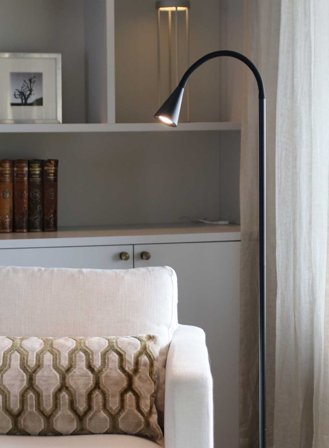 Flex gulvlampe - matt sort