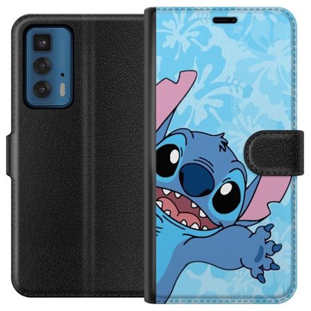 Kompatibelt Lommeboketui til Motorola Edge 20 Pro Leken illustrasjon av Stitch som strekker seg mot kameraet på lyseblå blomstret bakgrunn