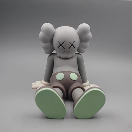 PVC KAWS Istuva Mallilelu Keräilyharmaa Sisäauto[HK]