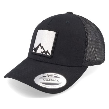 Wild Spirit - Svart trucker Keps - Mountain Peaks Retro Black Trucker @ Hatstore