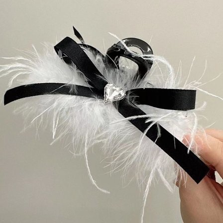 Grab Clip Feather Hårklämma VIT