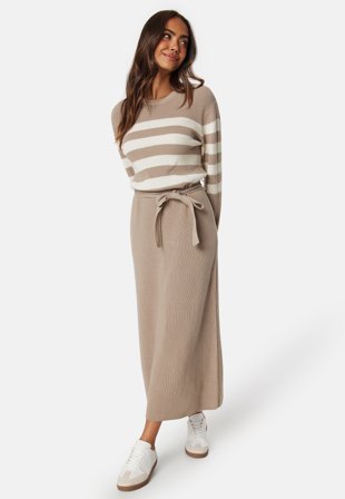 Happy Holly - Striped O-neck Knitted Dress - Ljusbeige/Striped - Kläder - - Bubbleroom