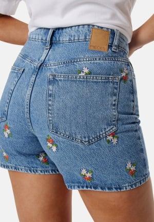 Pieces Pcsky HW Embroidery Shorts Light Blue Denim XL Light Blue Denim Denim shorts Dam