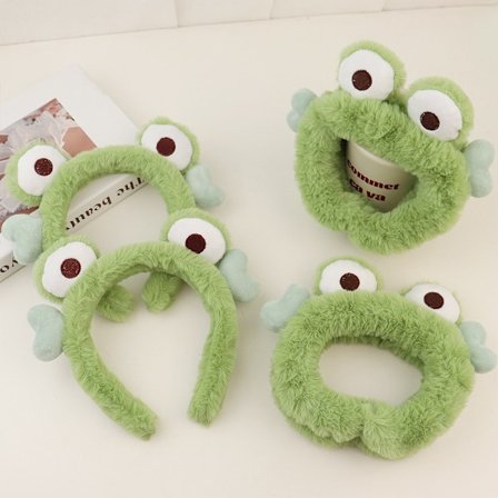 2 Large Cute Frog Plush Headbands for Autumn and Winter
