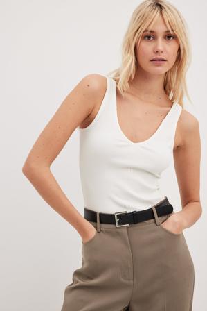 NA-KD Basic Haut côtelé bio col en V - Débardeurs - OffBlanc - X-Small