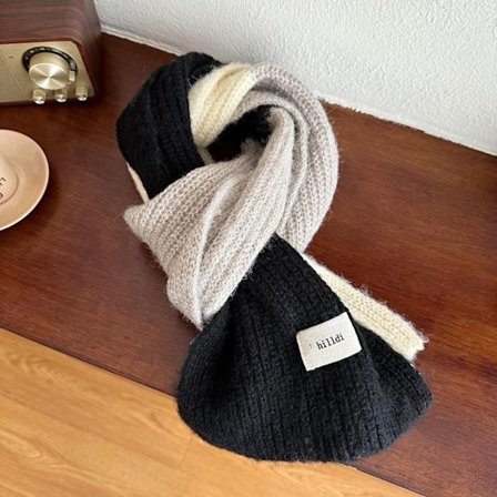 Färg Kontrast Scarf Stickade Scarves SVART