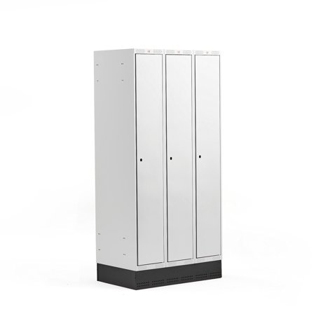 Kleiderspind CLASSIC mit Sockel, 3 Module, 1890 x 900 x 550 mm, grau
