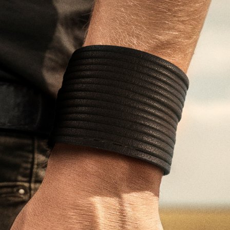 Gladius | Svart Skuret Armband i Fullkornigt Buffelläder för män - Breda armband