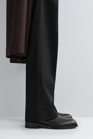 COS Men's Stivali Chelsea In Pelle Con Punta Quadrata in Nero