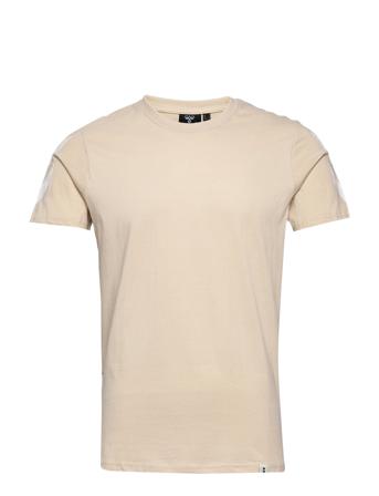 Hmllegacy Chevron T-Shirt T-shirts Short-sleeved Kermanvärinen Hummel