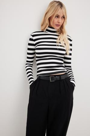 NA-KD Basic Gestreiftes Rollkragen-Top mit langen Ärmeln - Rollkragen Tops - Stripe - Small