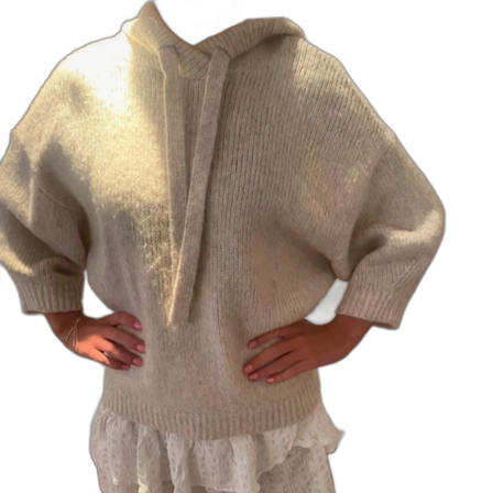 Beige stickad hoodie med snören