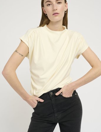 Gestuz Rifagz Tee Noos - Cream - L