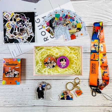 BTS JHOPE Personlig Periferi Support Gavepose Stand Nøglering Klistermærke Gaveæske