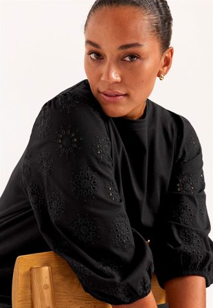 Cellbes of Sweden - Trikåtunika med broderade ärmar - svart - för damer - 46/48