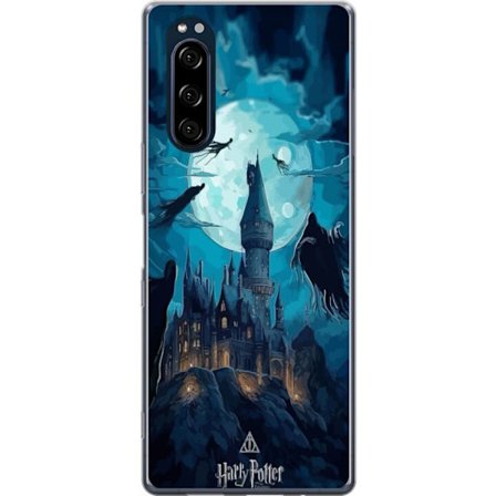 Yhteensopiva Puhelinkuori Sony Sony Xperia 5 Maaginen fantasiakuvaus, jossa linna kuunvalossa ja leijuvat olentot, pimeä satuilmapiiri noitataiteen j