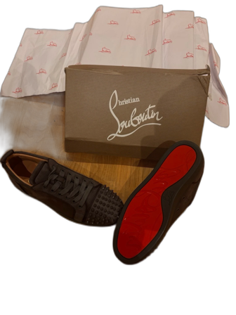 Christian Louboutin grå sneakers med nitar