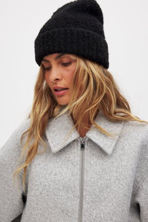 NA-KD Knitted Bouclé Look Beanie - Hatte og kasketter - Sort - One Size