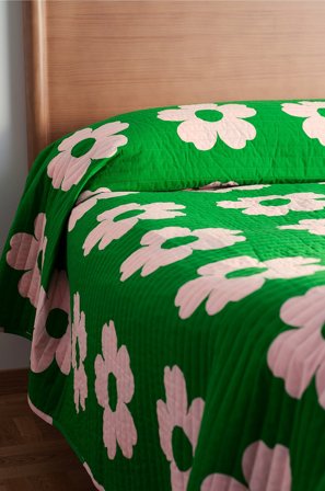 Jotex - Sengeteppe 150x260 Cm Grønn/rosa - WERNER - Kjøp Sengetepper hos Jotex