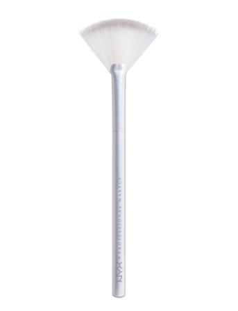 Holographic Halo Micro Highlighting Brush Beauty WOMEN Makeup Makeup Brushes Face Brushes Highlight Brushes Nude NYX PROFESSIONAL MAKEUP