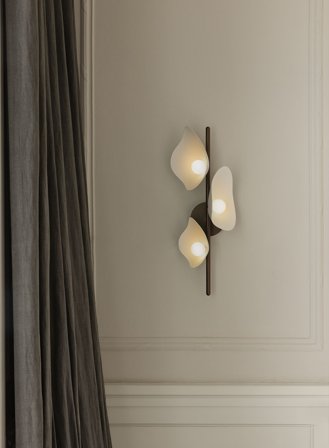 Florii vegglampe 3-lys - mørk bronse/hvit