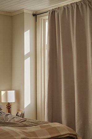 Jotex - Verduisteringsgordijn 1-pack Beige Beige - NIKA - Koop Multifunctionele gordijnen bij Jotex