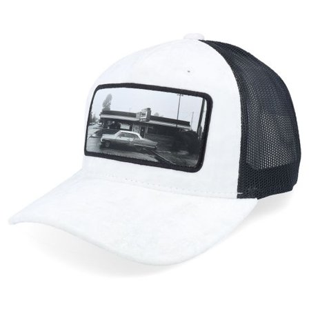 Calza Pennello - Vit trucker Keps - Car & Drive-through Velvet White/Black A-Frame Trucker @ Hatstore