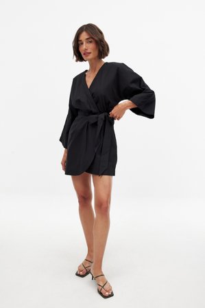 NA-KD - Kaftan-minikjole i linblanding med omslag - Linkjoler - Svart - EU 36