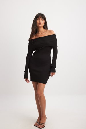 NA-KD Folded Offshoulder Knitted Mini Dress - Skulderløse kjoler - Sort - S