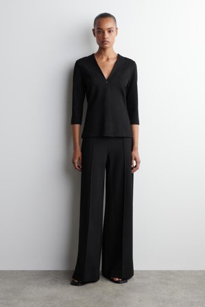 COS Women's Top In Jersey Con Scollo A V in Nero