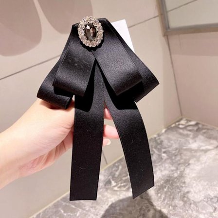 Fluga Brosch SVART - spot försäljning