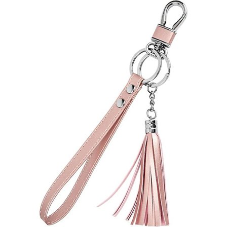 Rannekoru avaimelle, käsirannehihna avaimenperän pidikkeellä, jossa tupsu ja litteät metalliavaimenrenkaat, vaaleanpunainen