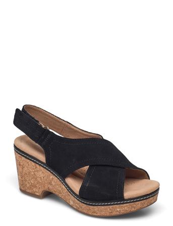 Giselle Cove Black Clarks