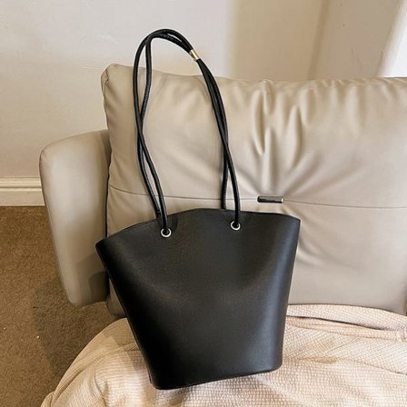 Axelväska underarmsväska A A