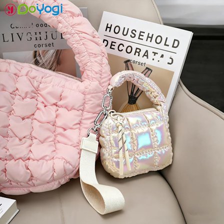 DOYOGI Kvinnors Quiltade Puffer Armbandsväska - Mini Handväska & Läppstiftshållare med Dragkedja, Justerbar Rem (/Smoky Lavender/Grå//)