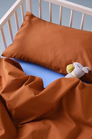 Jotex - Mini Påslakanset Spjälsäng Kolabrun ZACK - Köp Barnpåslakan & örngott hos Jotex