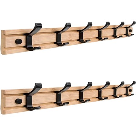 Klädhängare med 6 krokar, tillverkad av naturlig bambu med svart finish.