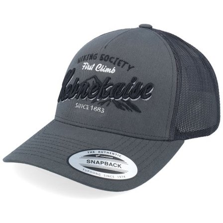 Wild Spirit - Grå trucker Keps - Kebnekaise Mountain 3d Dark Grey A-frame Trucker @ Hatstore